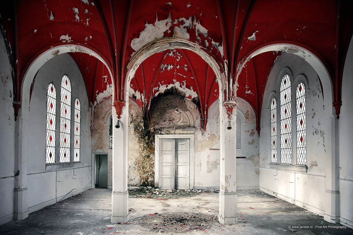 Abandoned And Forgotten / Jan Stel (1)