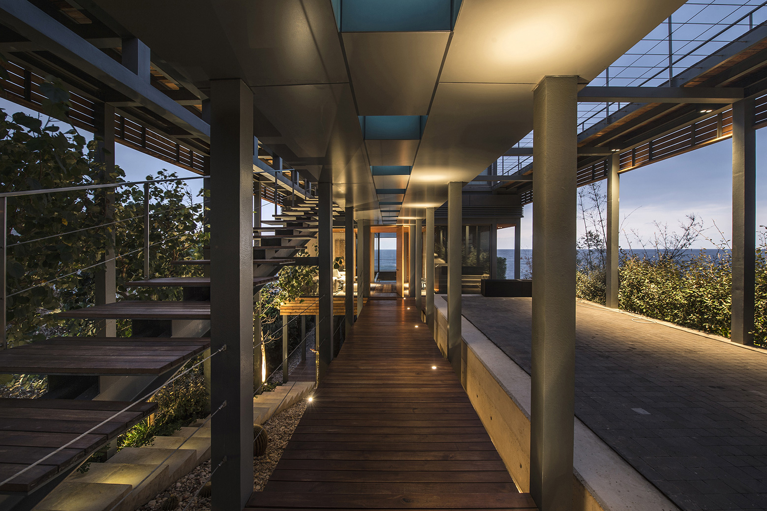 Amchit Residence / Blankpage Architects (19)