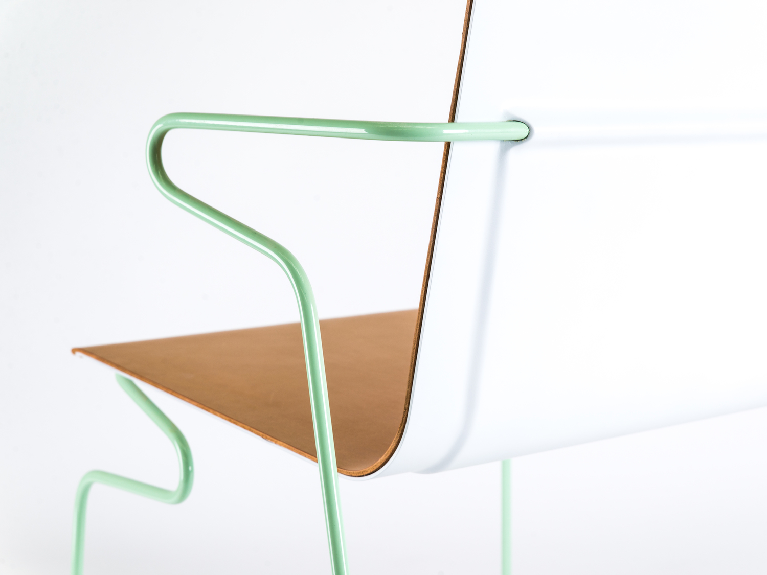 Bender Chair / Frederik Kurzweg Design Studio (3)