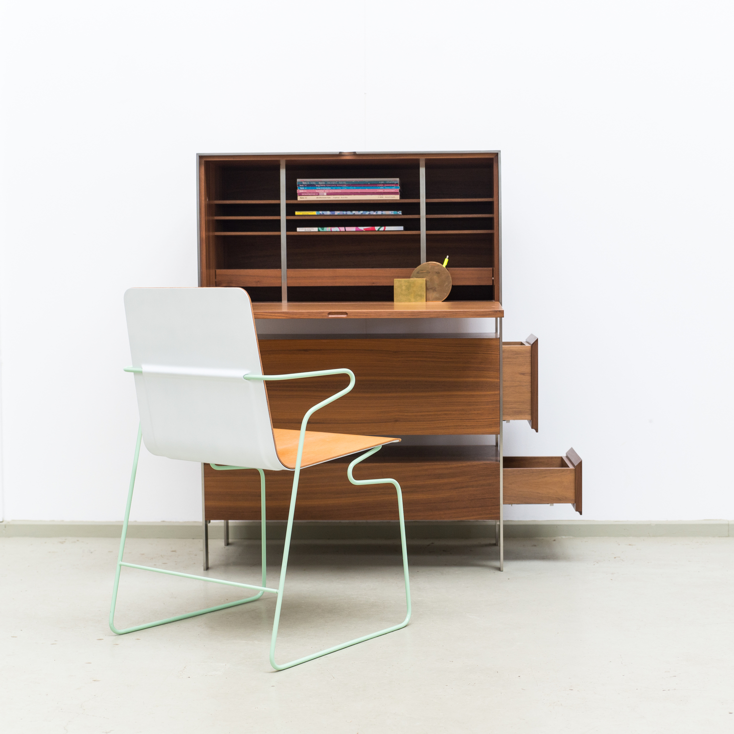 Bender Chair / Frederik Kurzweg Design Studio (2)