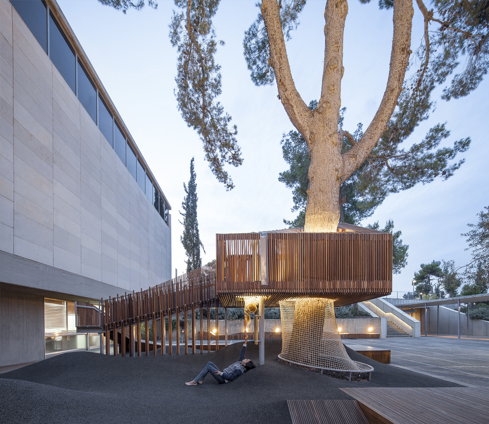 Courtyard of Israel Museum/ Ifat Finkelman + Deborah Warschawski (26)