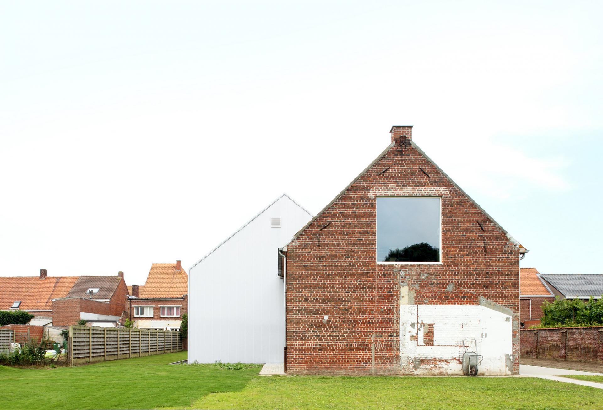 Cultural Centre in Woesten / Atelier Tom Vanhee