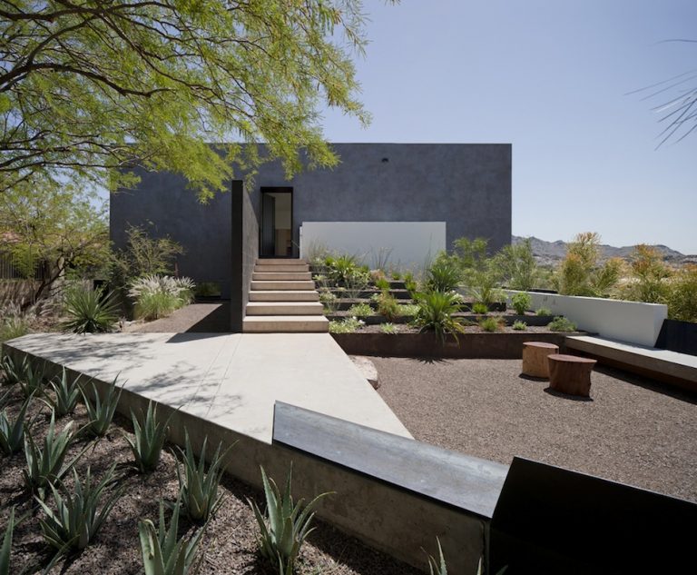 Dialogue House / Wendell Burnette Architects