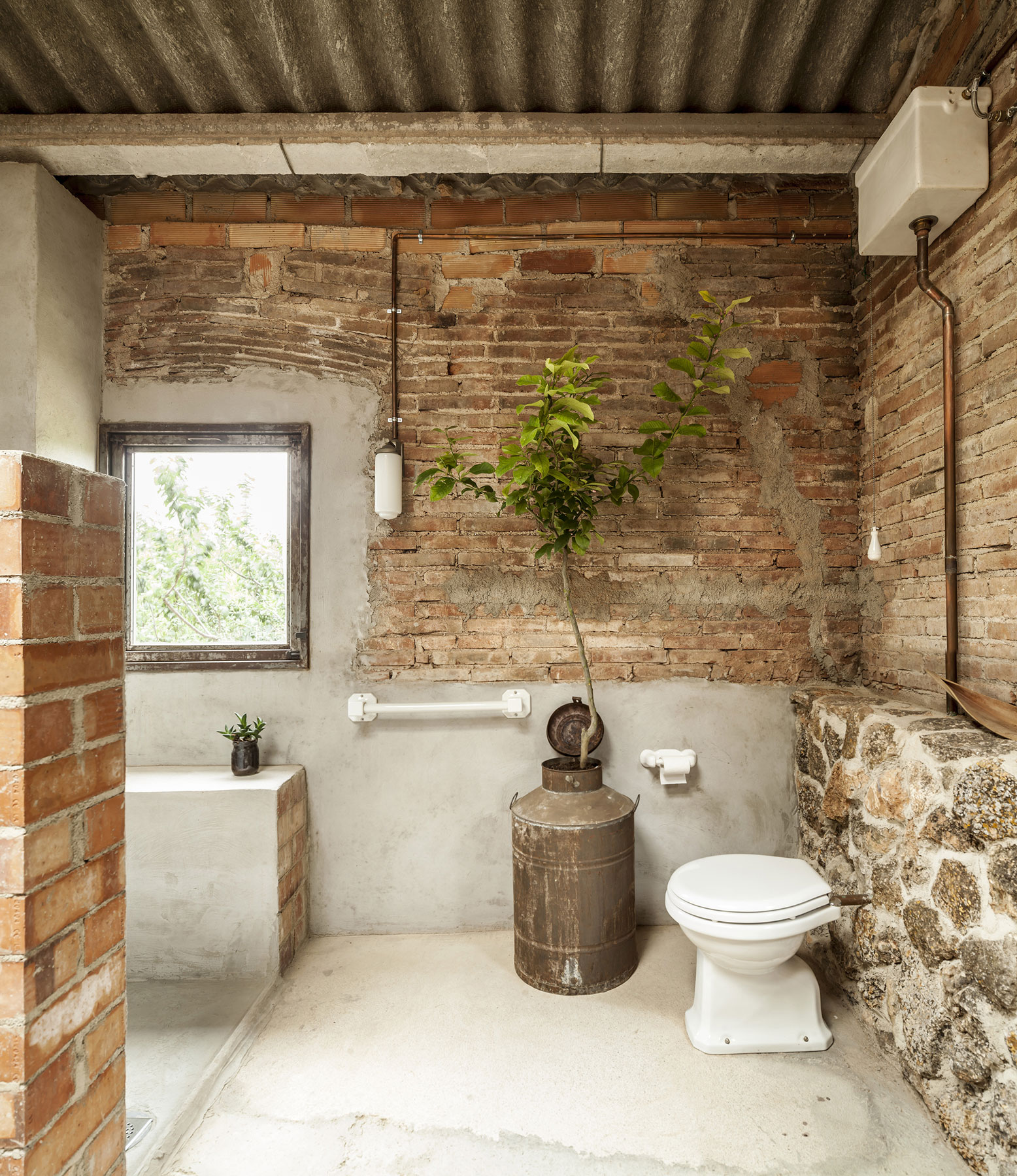 Dressing Room & Bath Room for a Garden / Clara Nubiola (11)