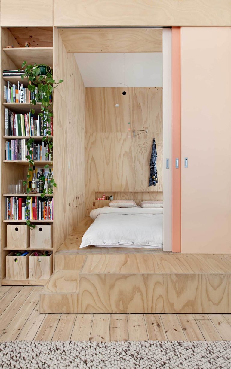 Flinders Lane Apartment / Clare Cousins Architects