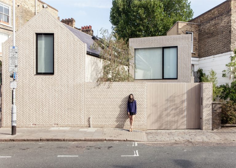 Herringbone House / Atelier Chanchan