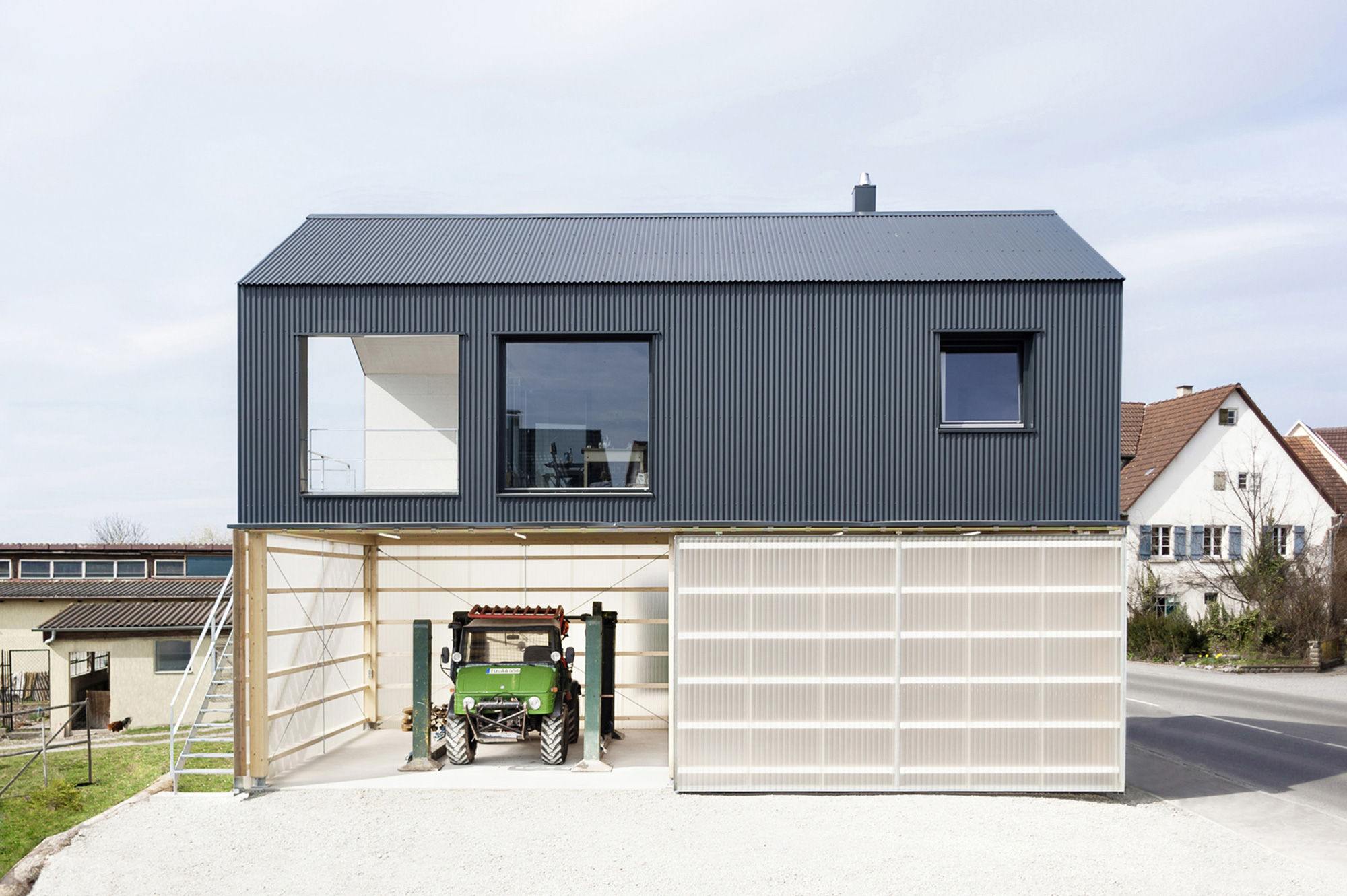 House Unimog / Fabian Evers & Wezel