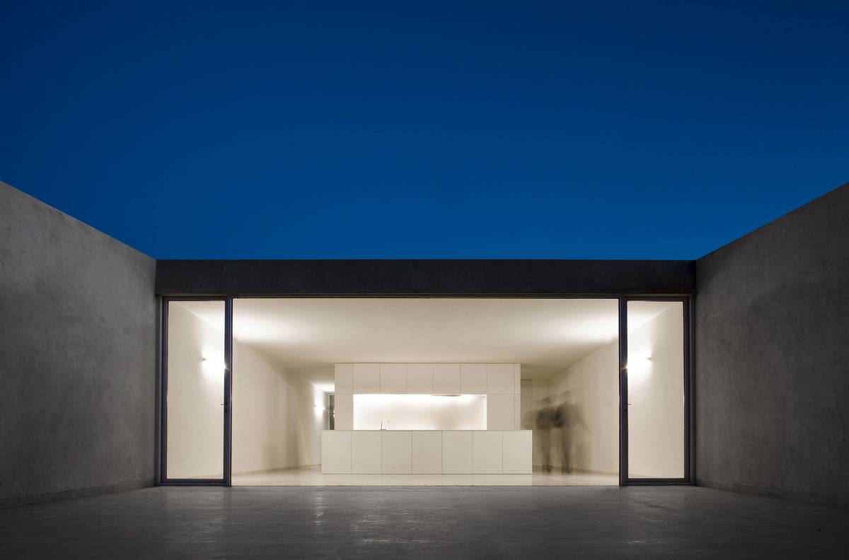House on Mountainside / Fran Silvestre Arquitectos (6)
