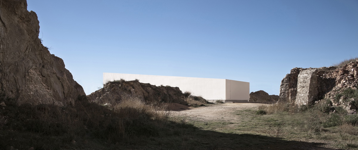 House on Mountainside / Fran Silvestre Arquitectos (30)