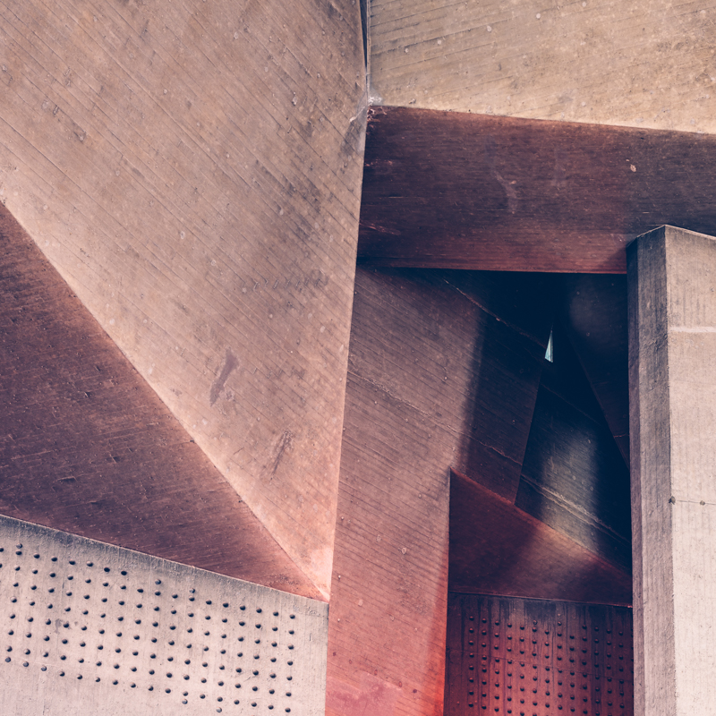 Inside Concrete Cross / Florian Mueller (3)
