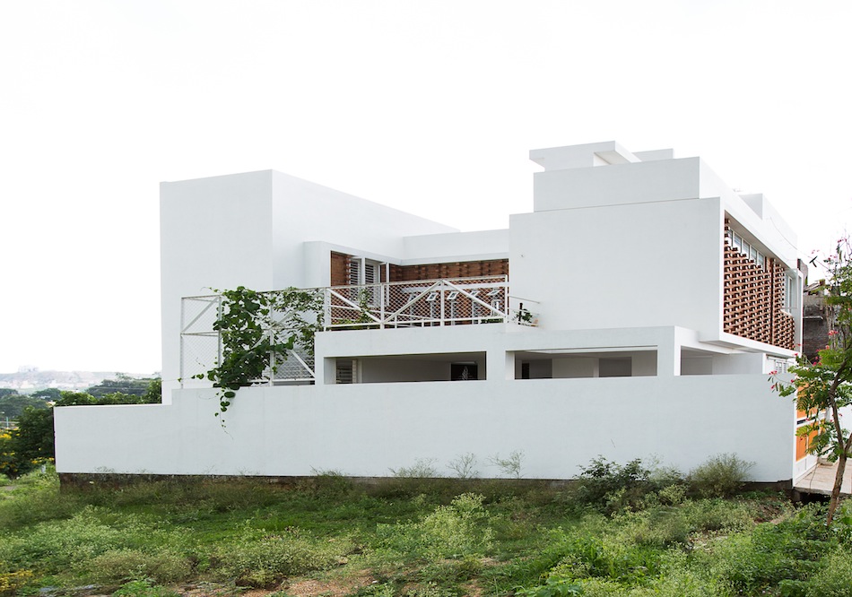 Lateral House - Gaurav Roy Choudhury Architects