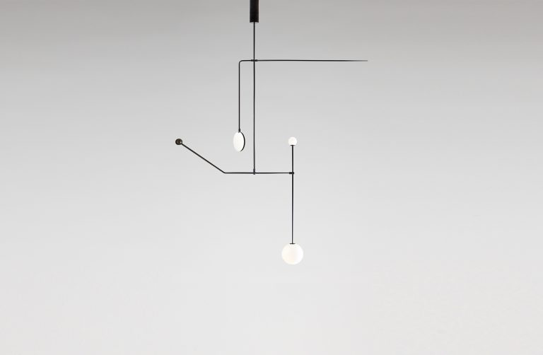 Mobile Chandelier 6 / Michael Anastassiades