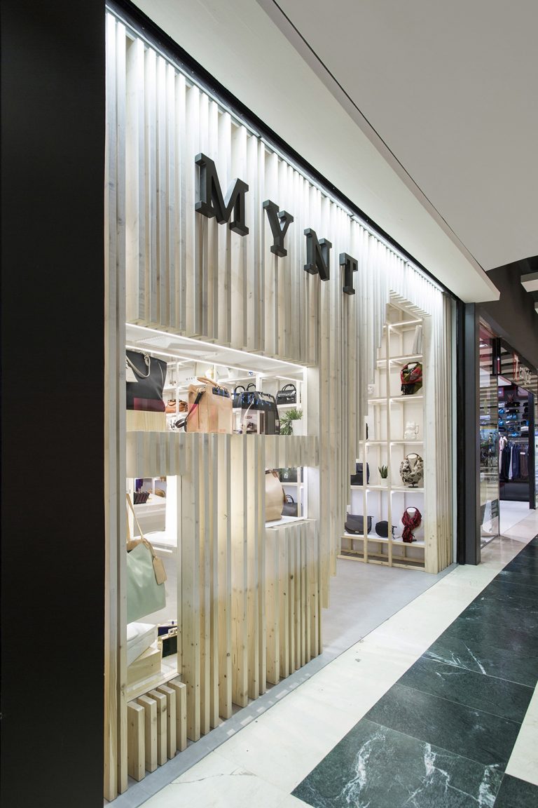 Mynt Flagship Store / Dear Design