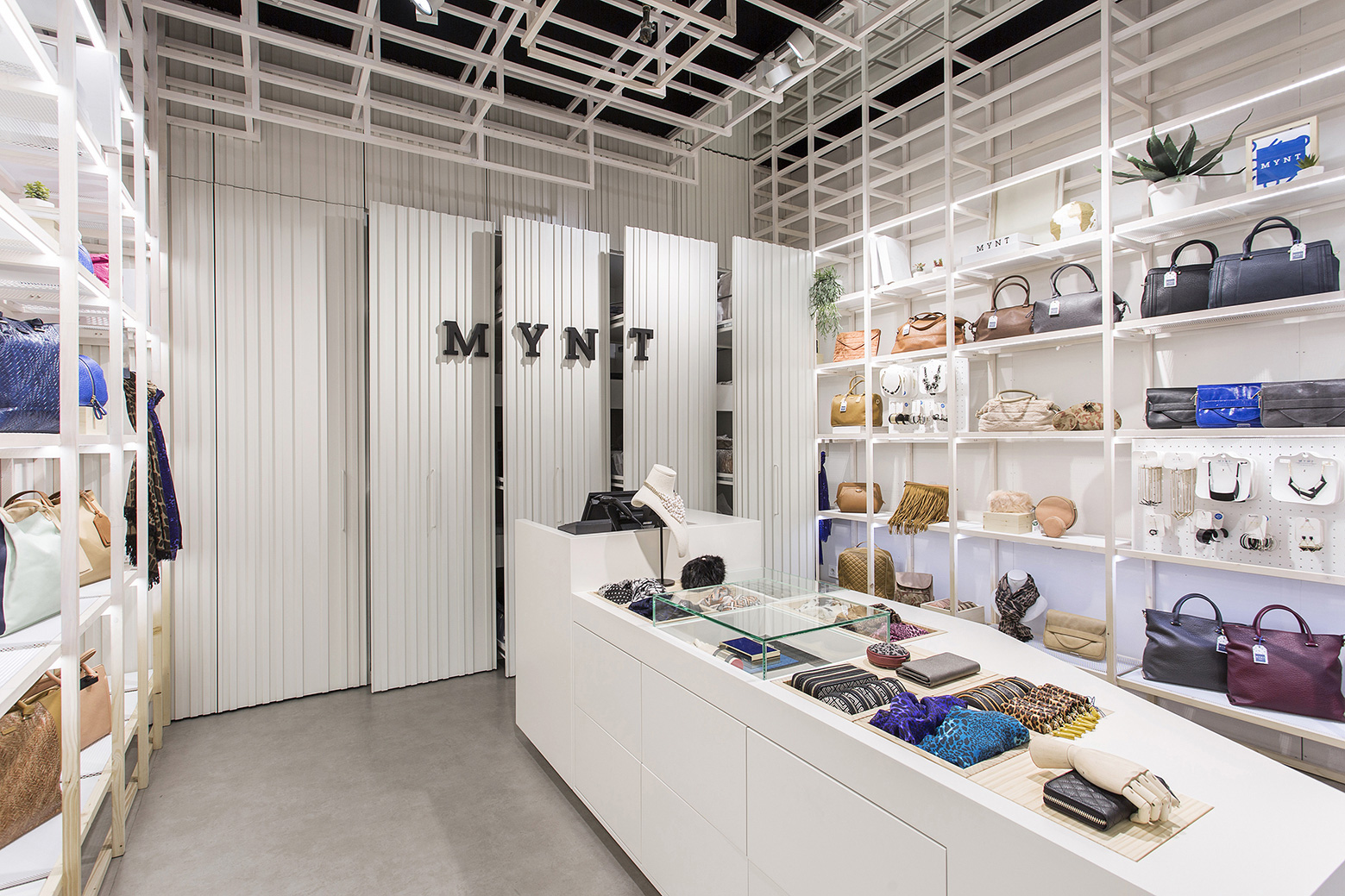 Mynt Flagship Store / Dear Design (4)