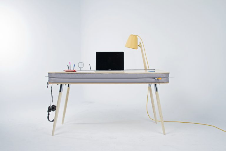 Oxymoron Desk / Anna Lotova