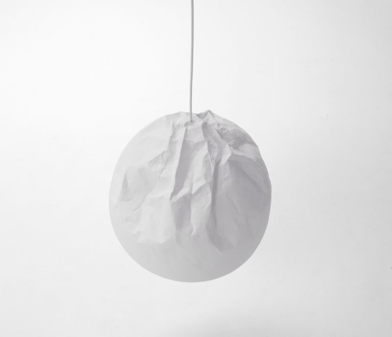 Semi-Wrinkle Washi Lamp / Nendo