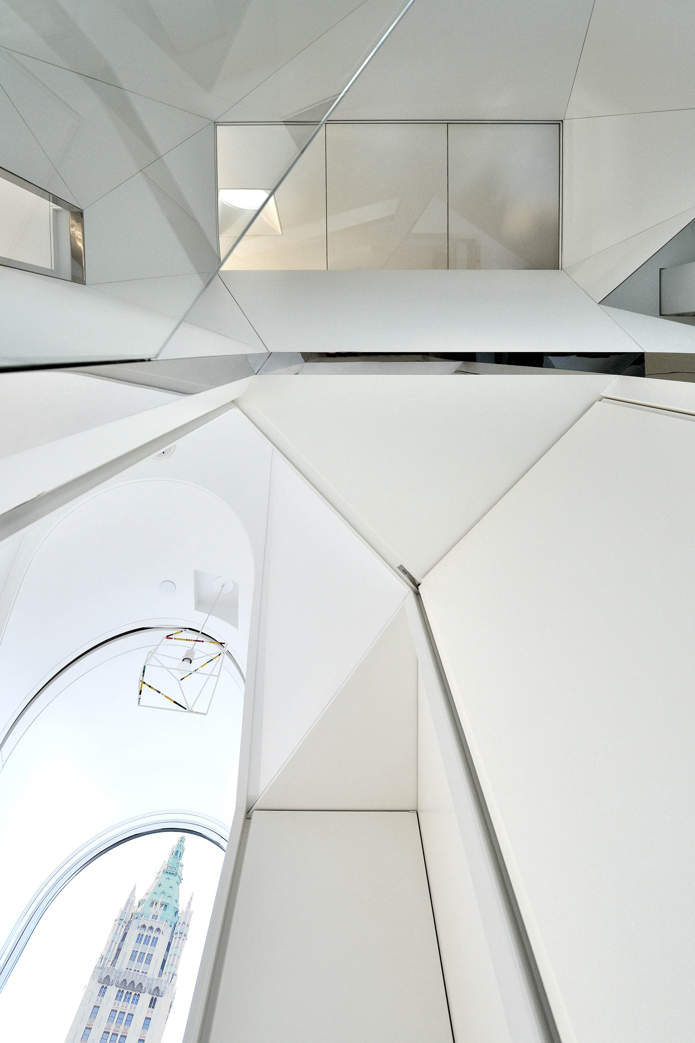 Skyhouse Glass bridge / David Hotson Architect