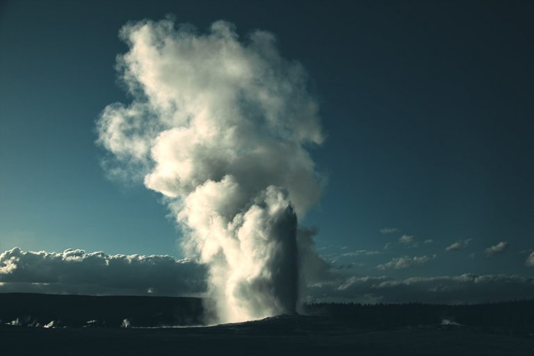 Yellowstone / Tim Navis