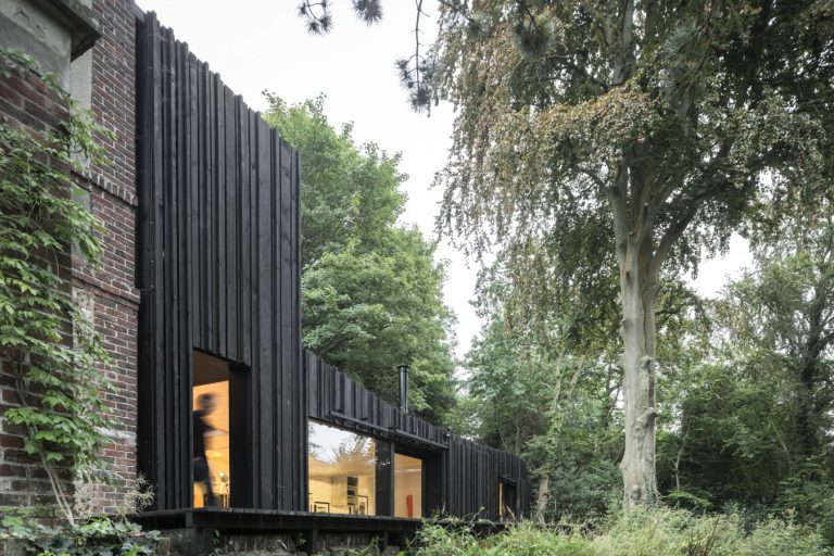 Black House / Marchi Architectes