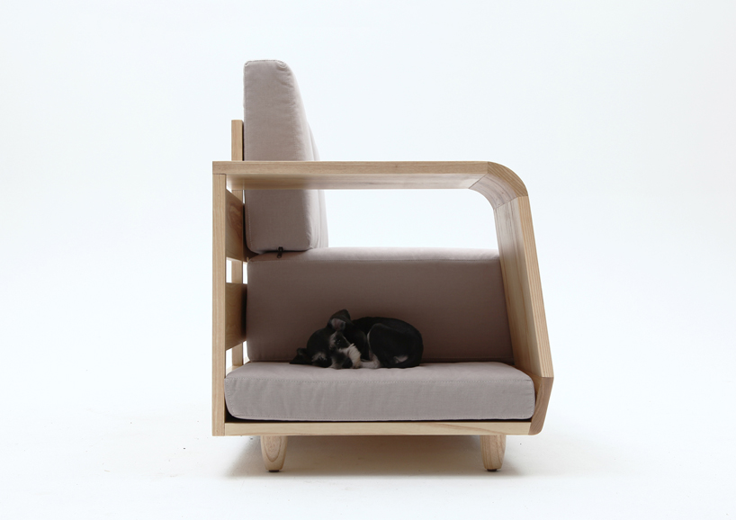 Dog House Sofa / Seungji Mun