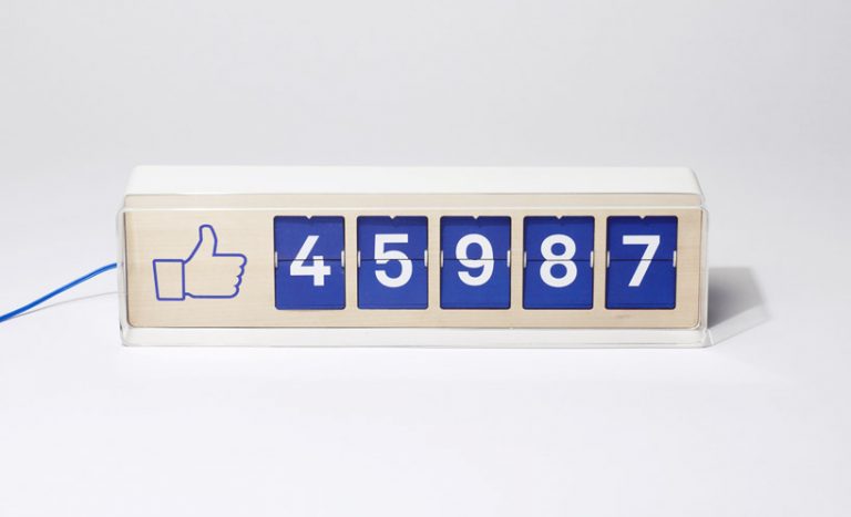 Facebook Like Counter / Smiirl