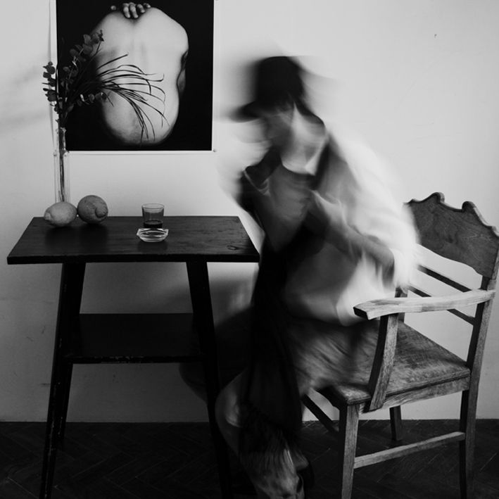 Conversations Around The Table / Gonzalo Bénard