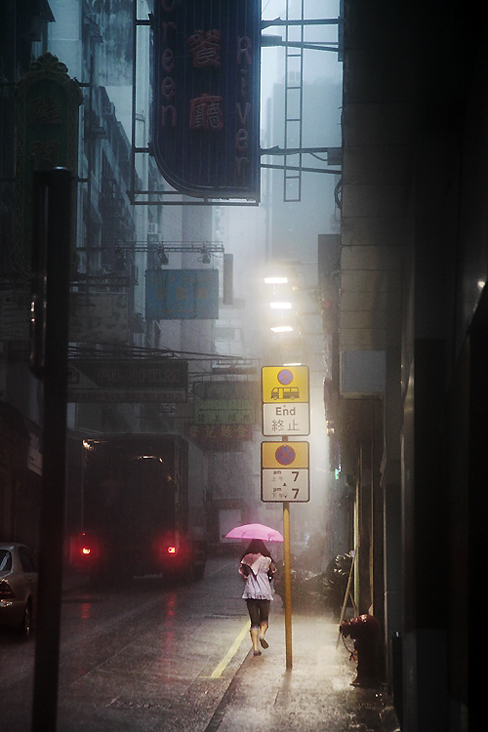 Hong-Kong in the Rain / Christophe Jacrot