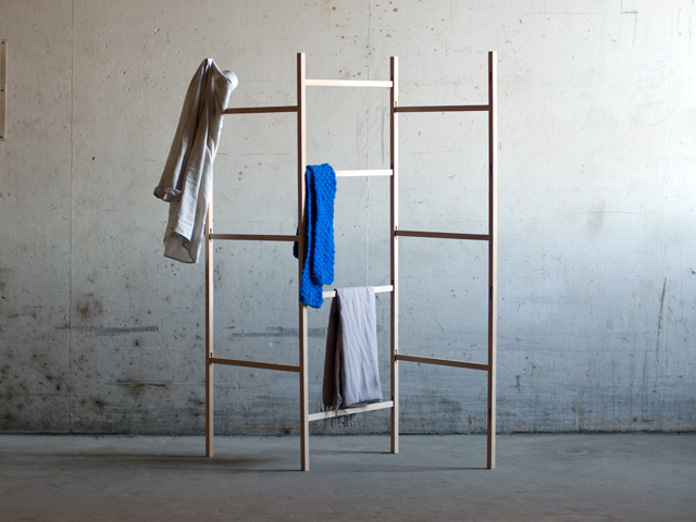 Knock Down Cloth Rack / Jakob Jørgensen