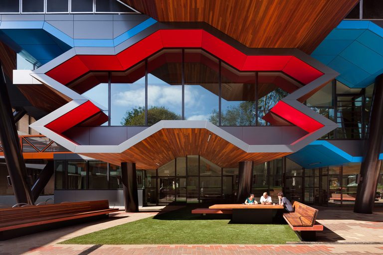 La Trobe University Institute for Molecular Science / Lyons Architects