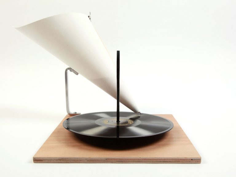 Minimalist Gramophone / Livia Ritthaler