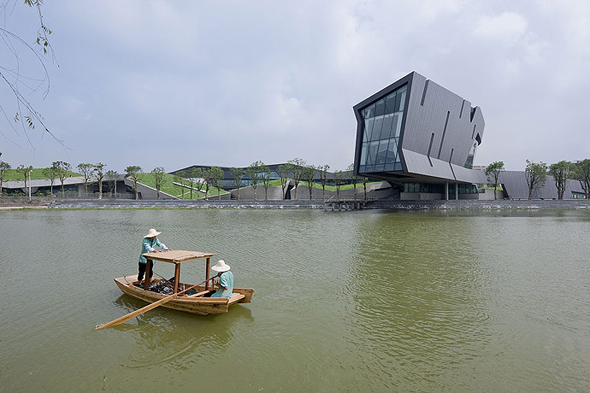 Giant Interactive Group Corporate / Morphosis Architects