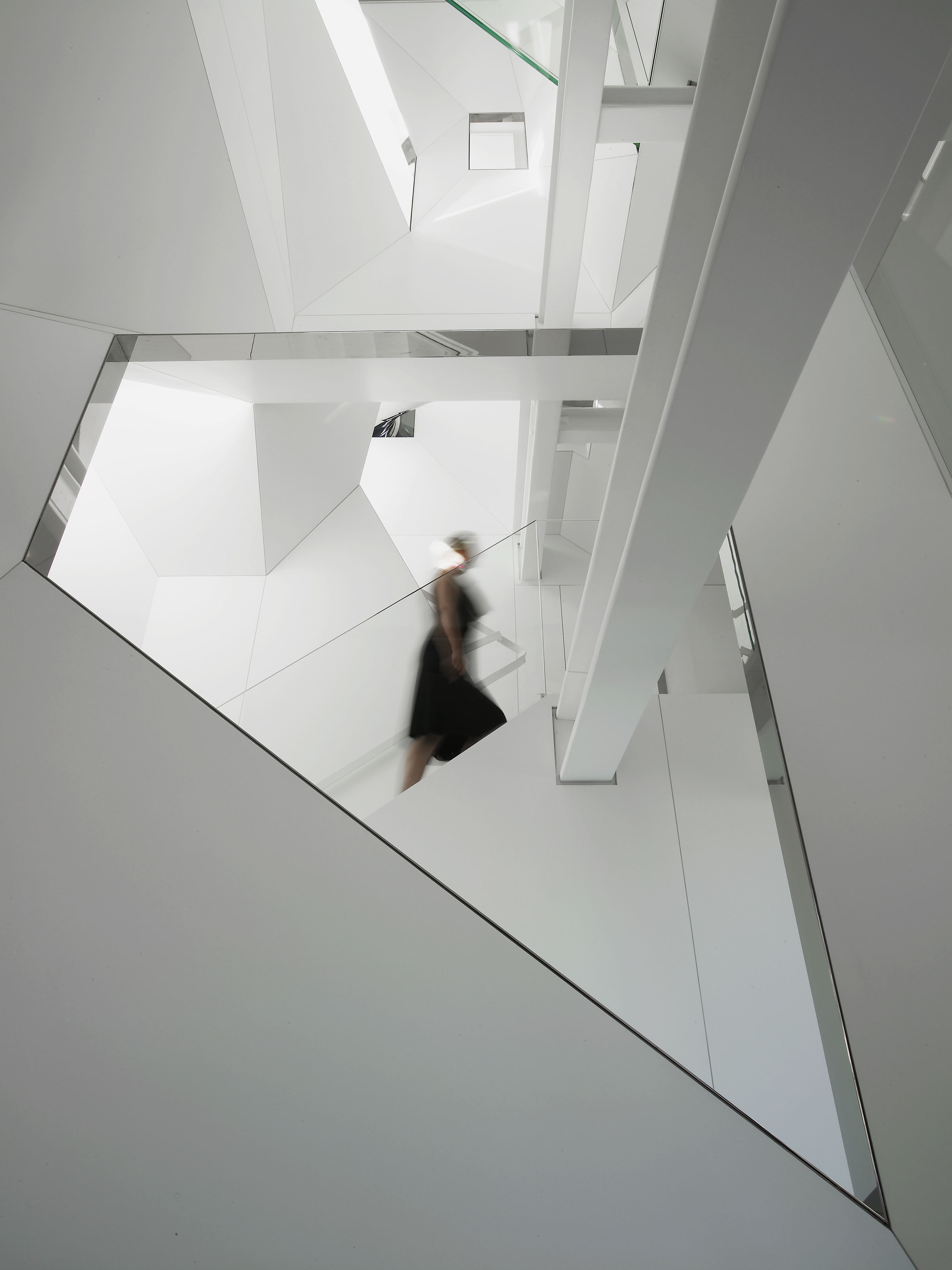 Skyhouse Entry - Stairwell / David Hotson Architect