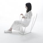 Chaise transparente / Nendo