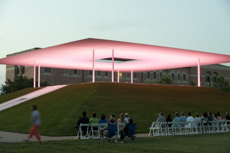 Twilight Epiphany / James Turrell