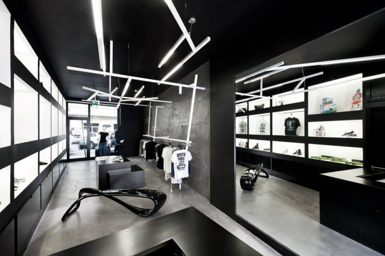 Unusual Store / Luigi Valente